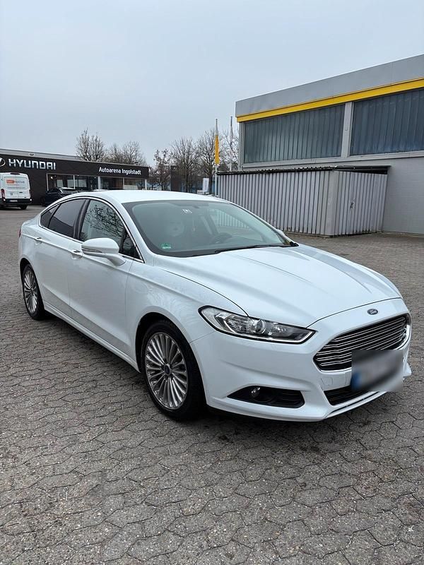 Weiß Gebraucht 2014 Ford Fusion Limousine | 8.200 € - Bild 1/4