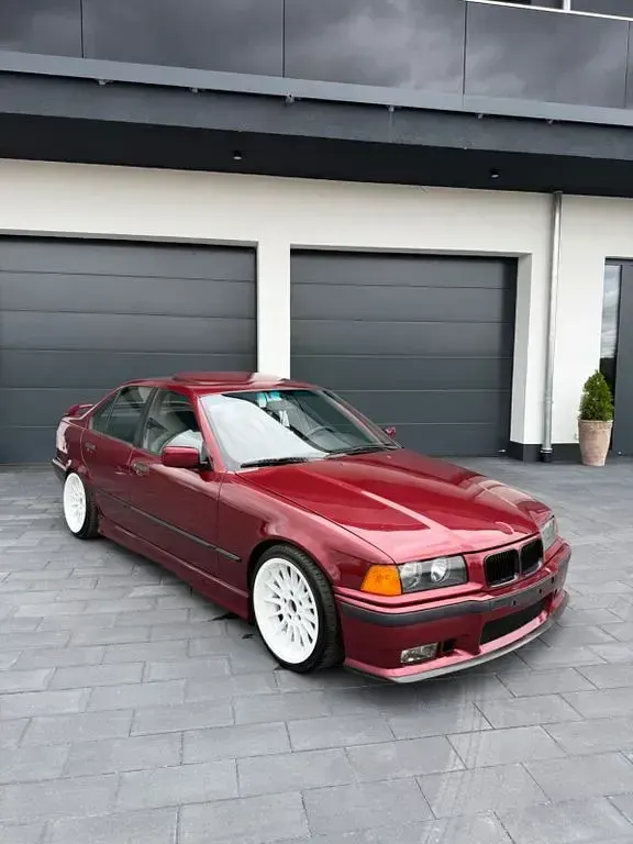 Gebraucht BMW 325 Basis 192 PS (141 kW) 1991 Rot Limousine
