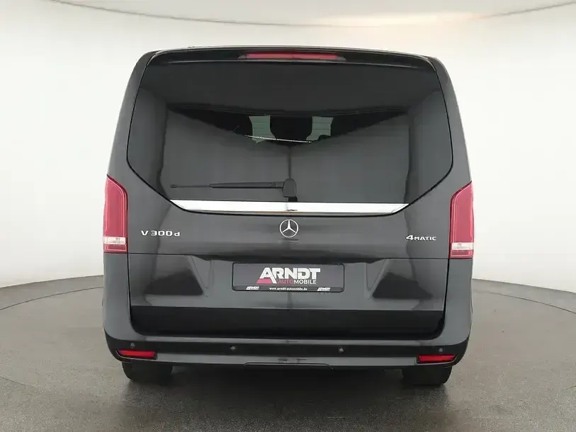 Gebraucht Mercedes V300 Avantgarde 237 PS (174 kW) 2023 Graphitgrau dunkel Van / Kleinbus