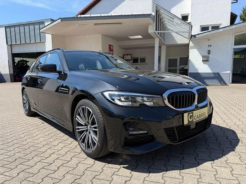 Schwarz Gebraucht 2021 BMW 320 M Sport Limousine | 27.990 € (Guter Preis) - Bild 1/4