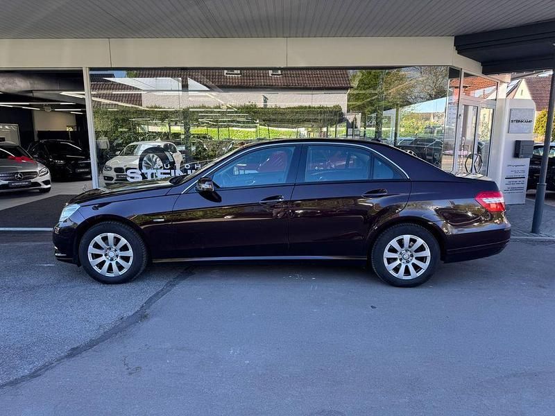 Gebraucht Mercedes E220 170 PS (125 kW) 2011 Braun Limousine