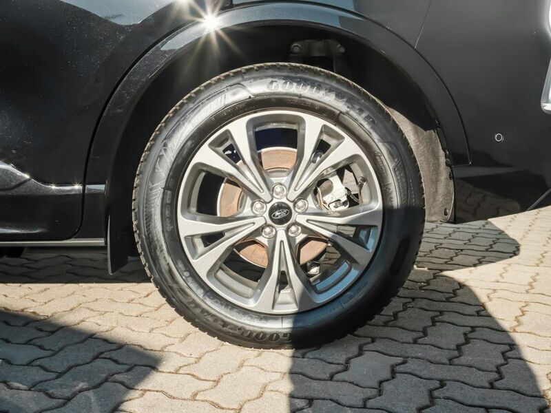 Gebraucht Ford Kuga ST-Line 224 PS (164 kW) 2024 Schwarz / obsidianschwarz (metallic) SUV