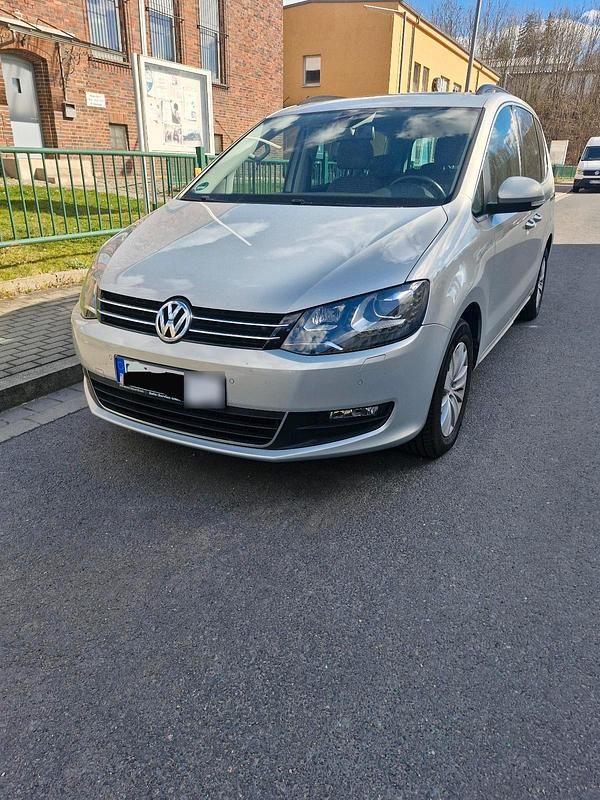 Gebraucht VW Sharan 140 PS (102 kW) 2014 Gold Van / Kleinbus