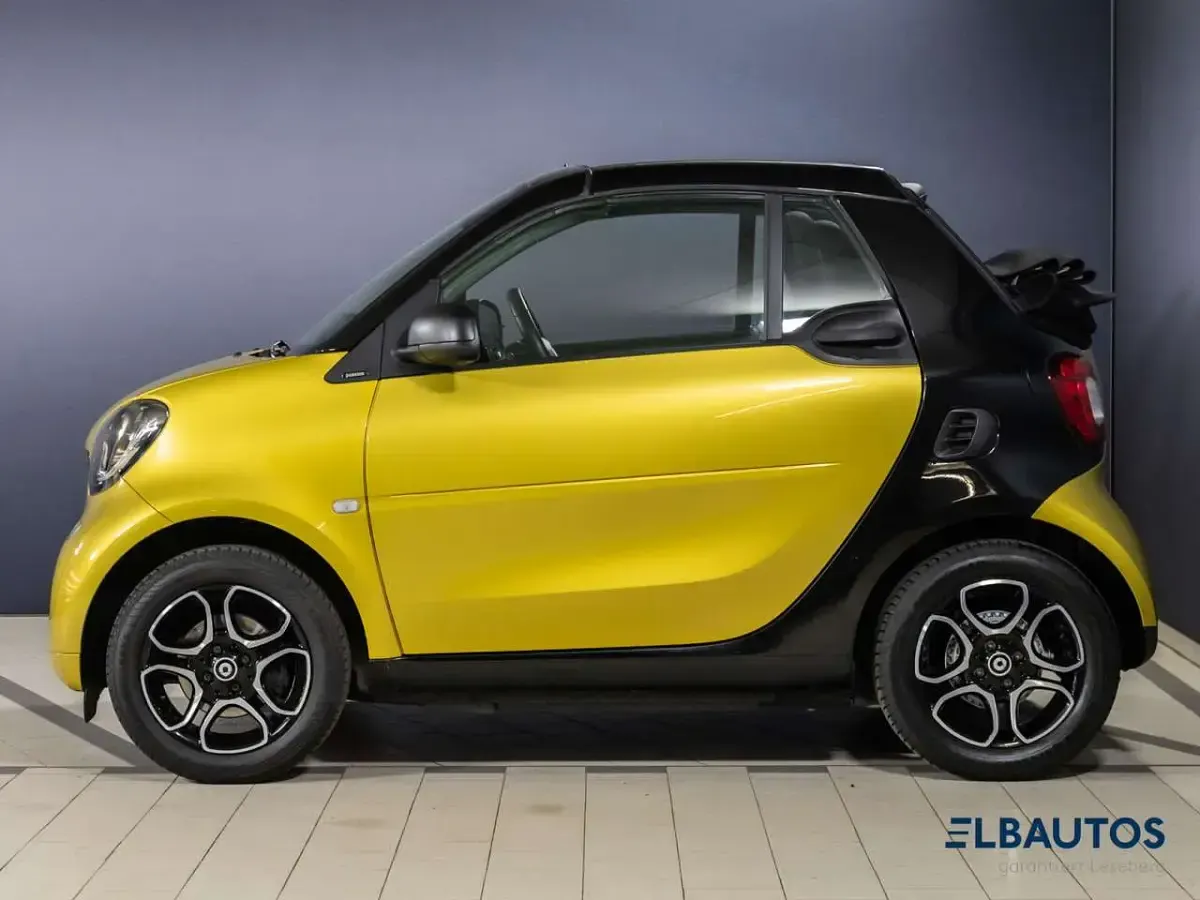 Gebraucht Smart ForTwo Cabrio Passion 90 PS (66 kW) 2018 Blacktoyellow Cabrio