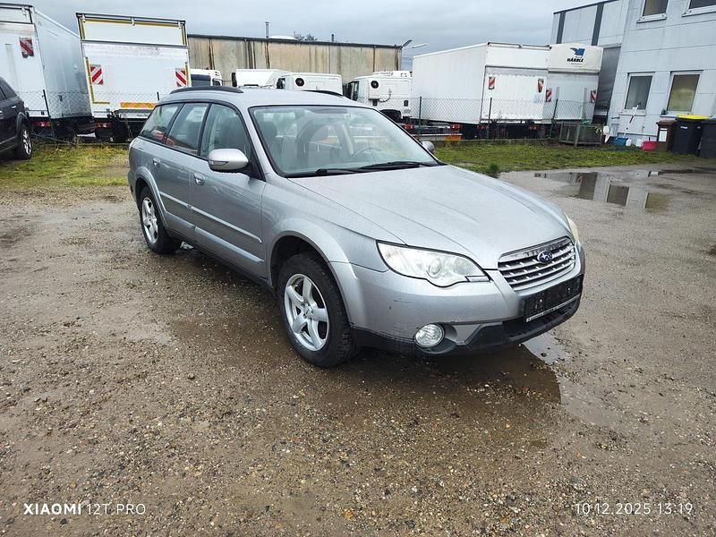 Grau Gebraucht 2008 Subaru Outback Kombi | 3.900 € - Bild 1/4