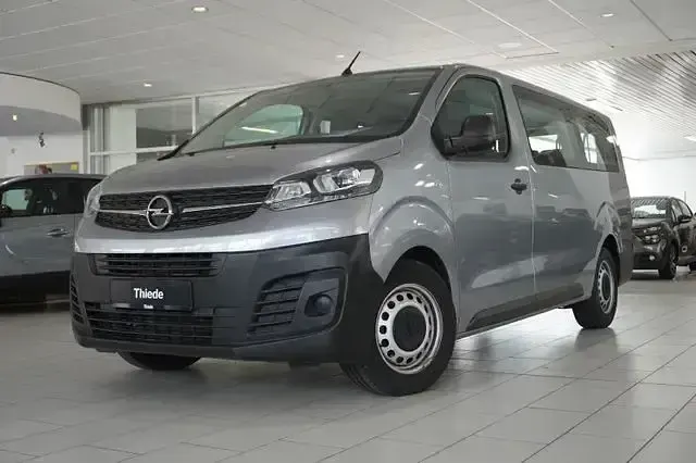 Gebraucht Opel Vivaro-e Combi 144 PS (105 kW) 2022 Quartgrau metallic Van / Kleinbus