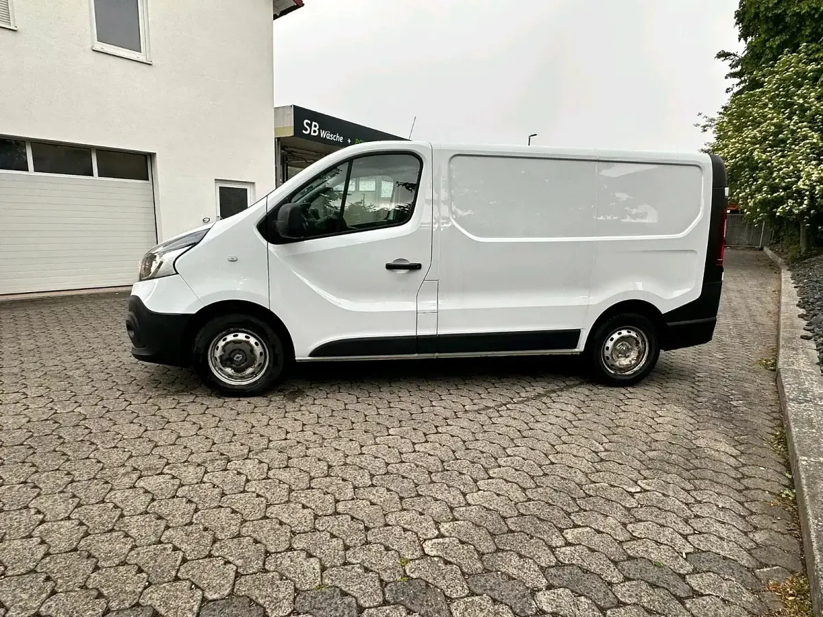 Gebraucht Renault Trafic 121 PS (88 kW) 2019 Weiß Van / Kleinbus