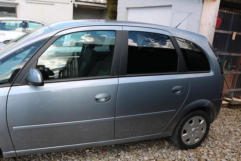 Gebraucht Opel Meriva Innovation 105 PS (77 kW) 2009 Silber Van / Kleinbus