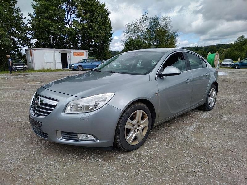 Silber Gebraucht 2010 Opel Insignia Edition Limousine | 3.300 € (Guter Preis) - Bild 1/4