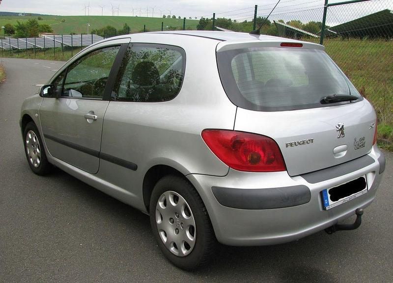 Gebraucht Peugeot 307 109 PS (80 kW) 2003 Silber Limousine