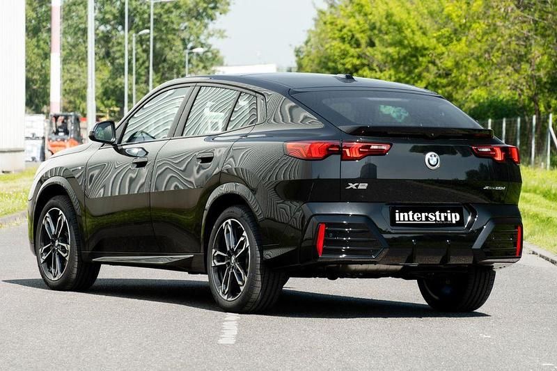 Gebraucht BMW X2 M Sport 163 PS (119 kW) 2025 Black sapphire metallic SUV