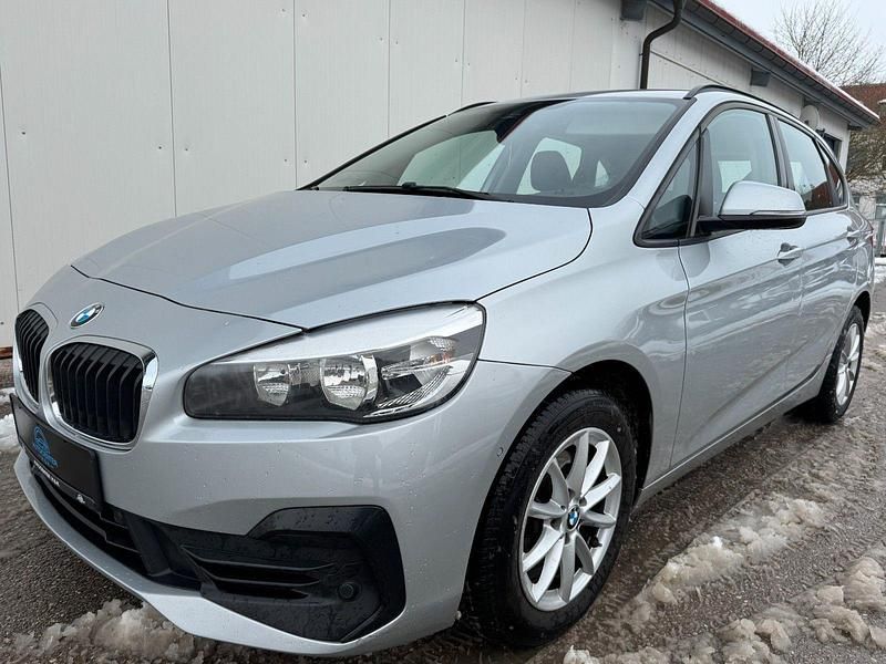 Gebraucht BMW 216 Active Tourer Performance 116 PS (85 kW) 2018 Silber Van / Kleinbus