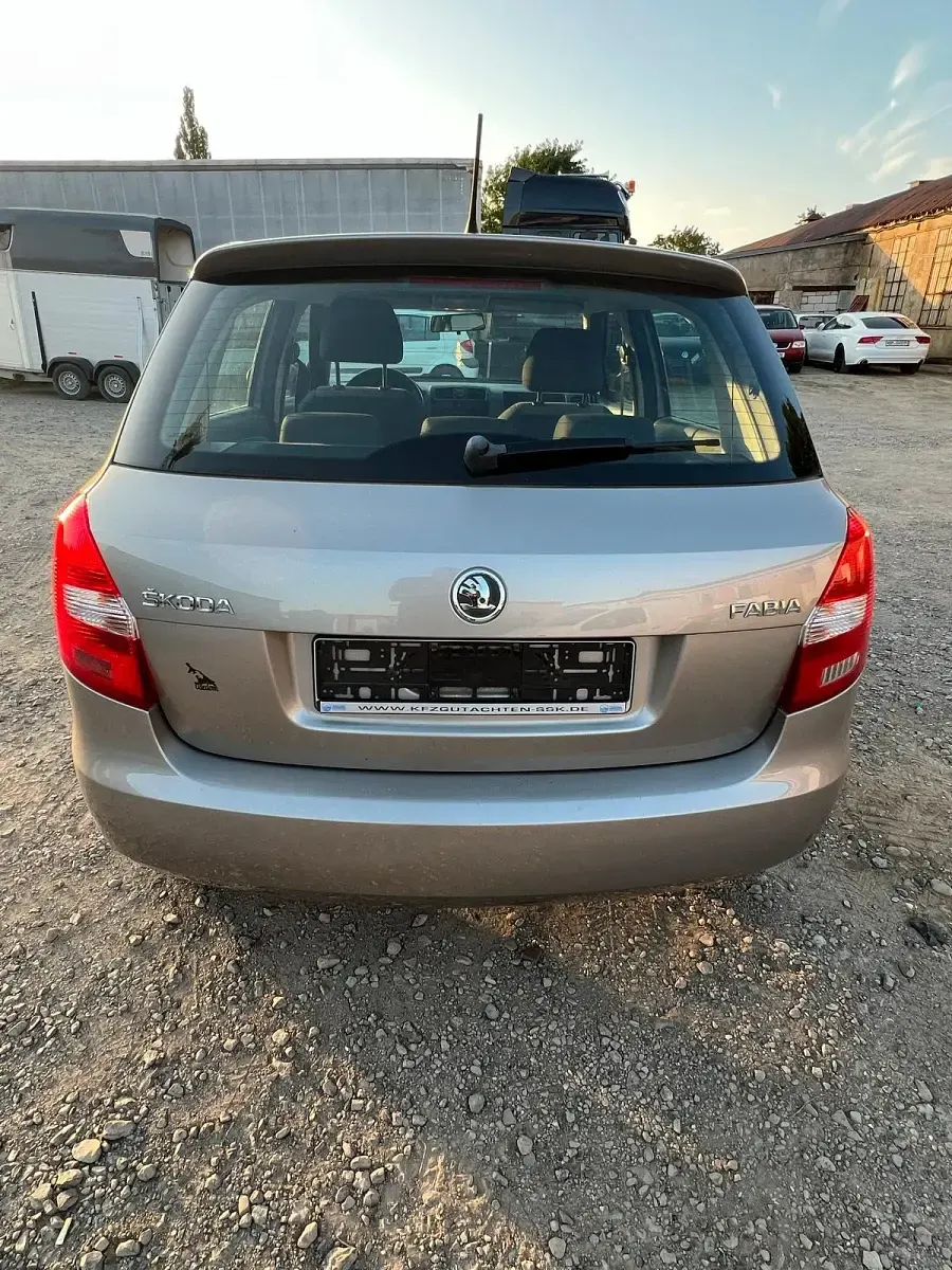 Gebraucht Skoda Fabia 60 PS (44 kW) 2014 Gelb Kleinwagen