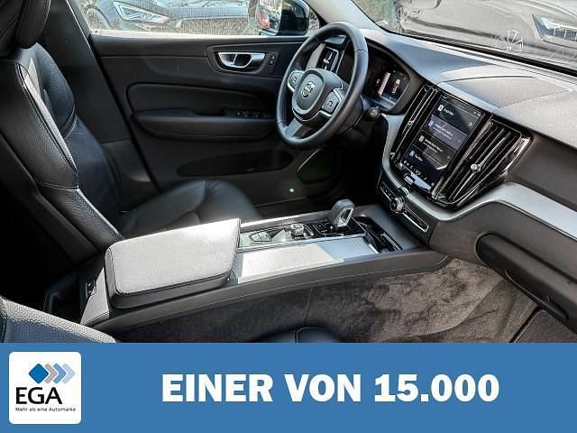 Gebraucht Volvo XC60 Core 197 PS (144 kW) 2024 Metallic SUV