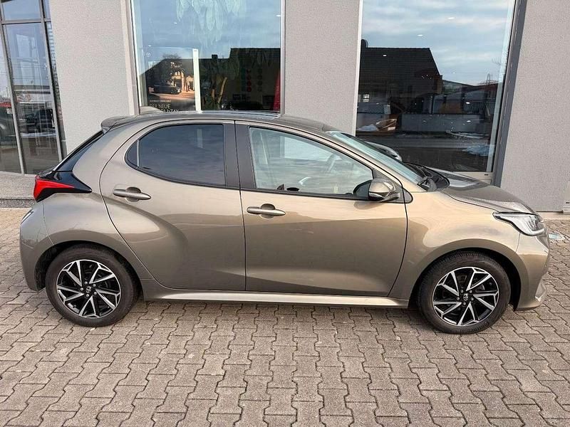 Gebraucht Toyota Yaris Comfort 125 PS (91 kW) 2022 Mangan bronze Kleinwagen