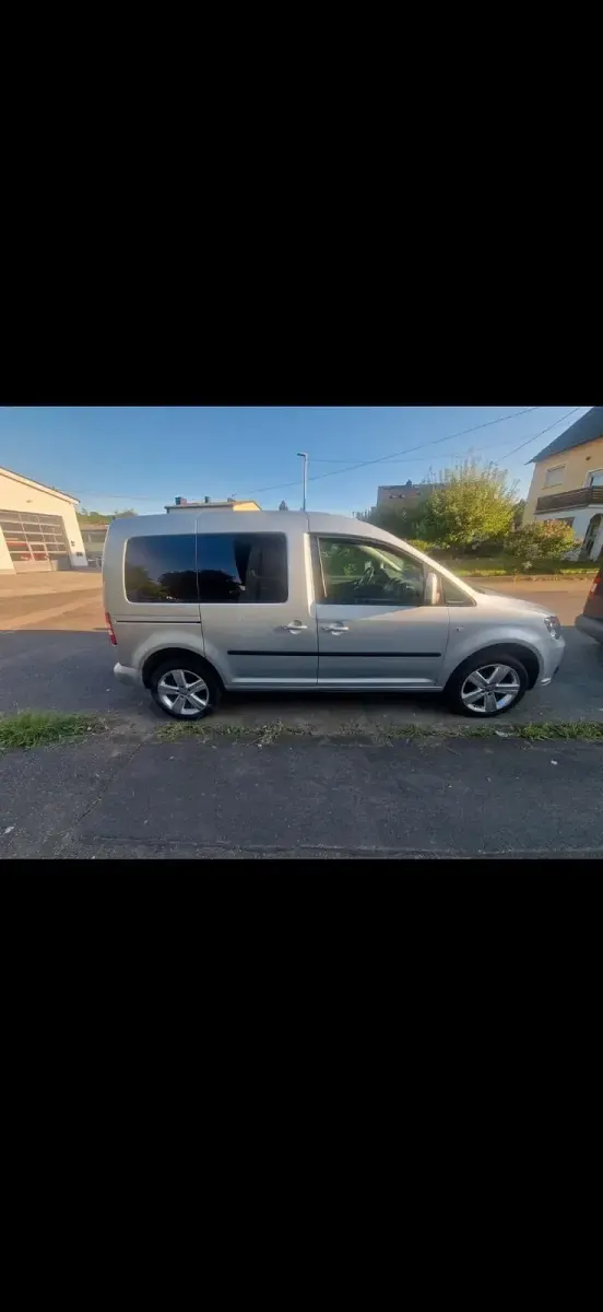 Gebraucht VW Caddy 102 PS (75 kW) 2010 Silber Van / Kleinbus