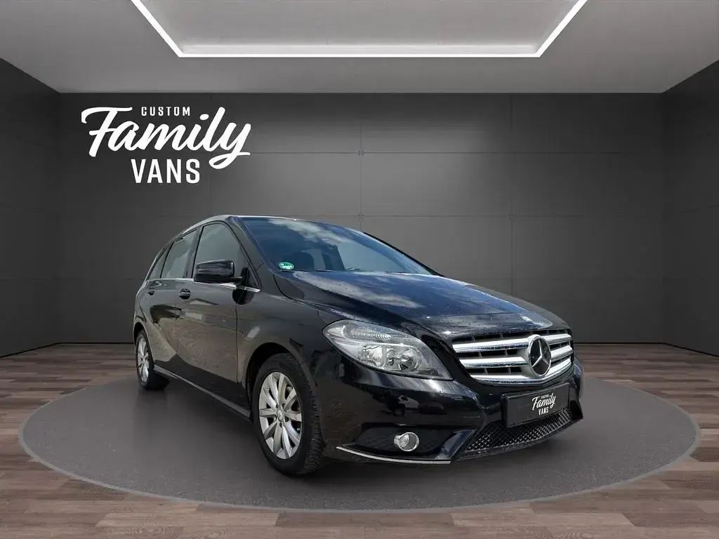 Gebraucht Mercedes B180 122 PS (89 kW) 2012 Schwarz Van / Kleinbus
