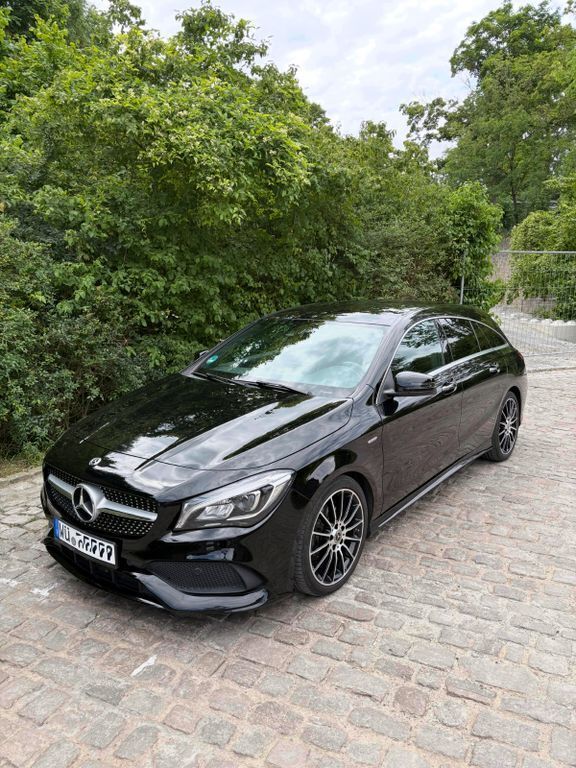 Schwarz Gebraucht 2018 Mercedes CLA200 Shooting Brake Edition Kombi | 22.600 € (Fairer Preis) - Bild 1/4