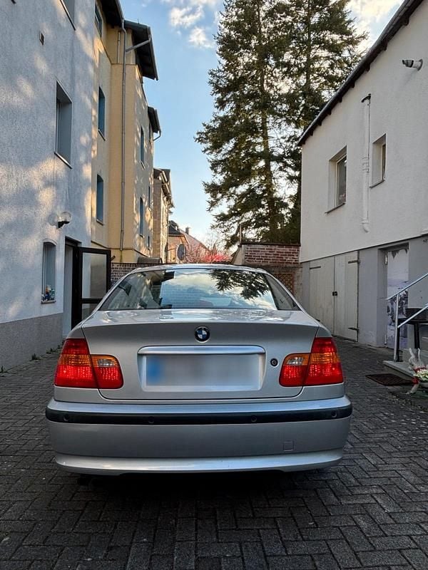 Second-hand BMW 320 170 CP (125 kW) 2003 Argintiu Berlinǎ