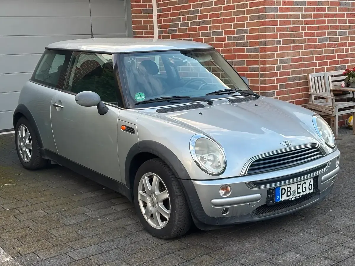 Usado Mini ONE 90 HP (66 kW) 2004 Prateado Citadino