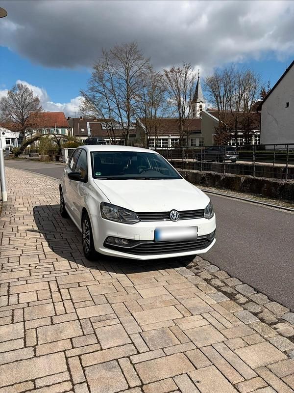 Gebraucht VW Polo 90 PS (66 kW) 2014 Weiß Kleinwagen