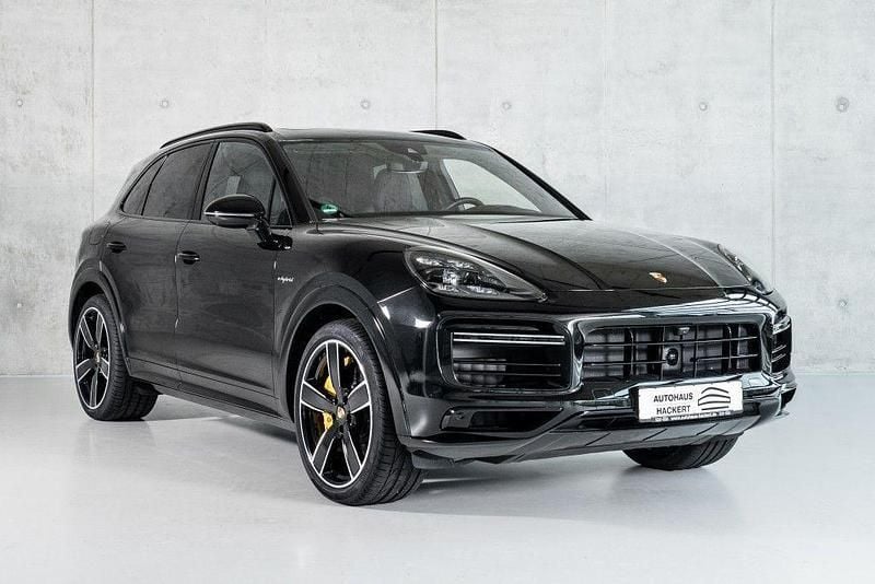 Schwarz le Gebraucht 2023 Porsche Cayenne Turbo S SUV | 149.900 € (Teuer) - Bild 1/4