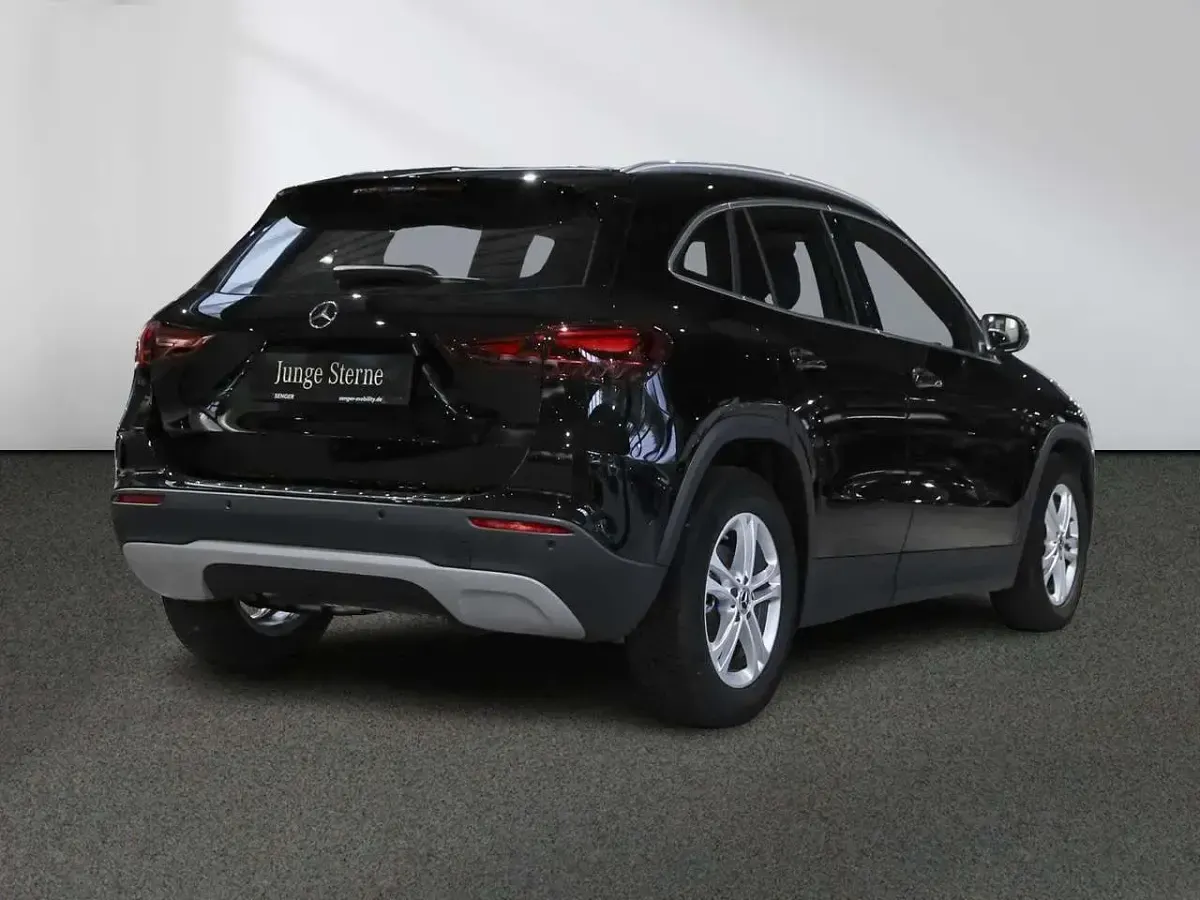 Usata Mercedes GLA200 163 CV (119 kW) 2024 Nero SUV