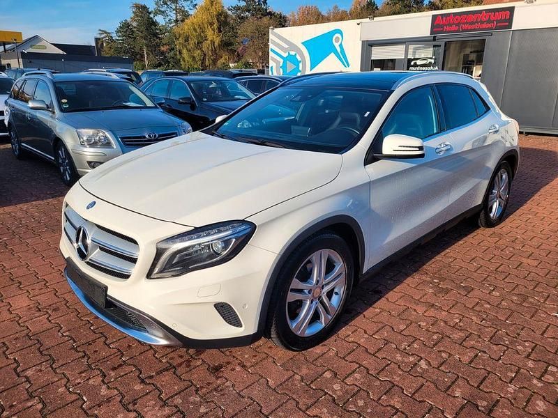 Gebraucht Mercedes GLA220 177 PS (130 kW) 2016 Weiß SUV