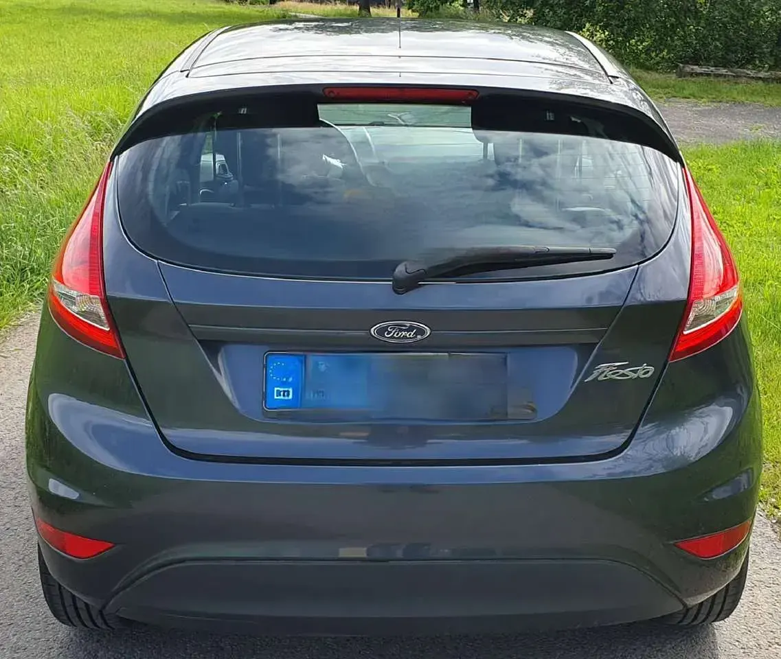 Gebraucht Ford Fiesta 82 PS (60 kW) 2009 Grau Limousine