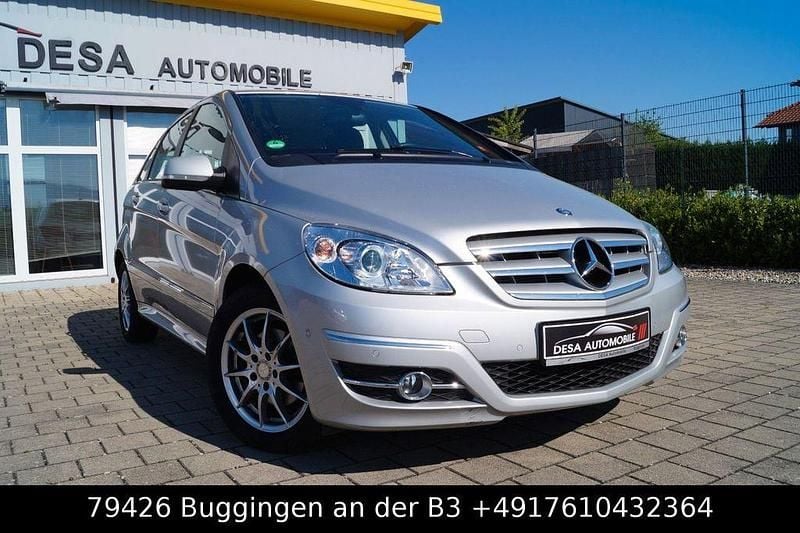 Silber Gebraucht 2011 Mercedes B180 Van / Kleinbus | 5.690 € (Superpreis) - Bild 1/4