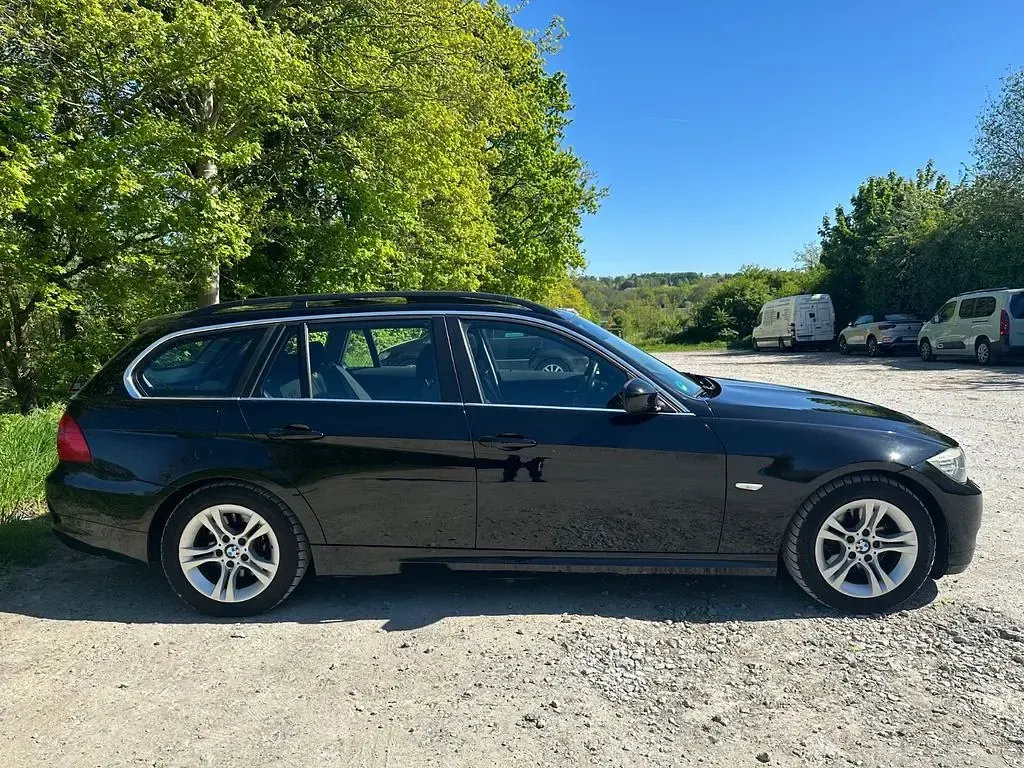 Second-hand BMW 325 218 CP (160 kW) 2009 Negru Break