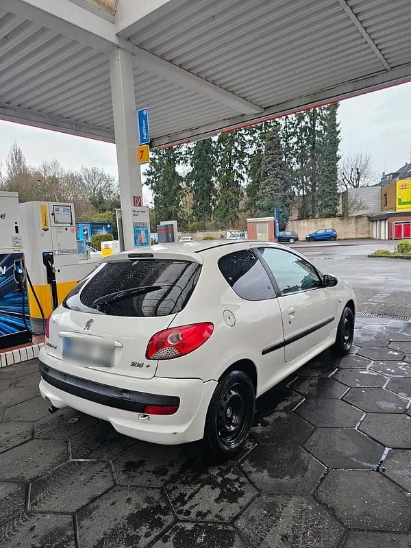 Gebraucht Peugeot 206+ 60 PS (44 kW) 2011 Weiß Kleinwagen