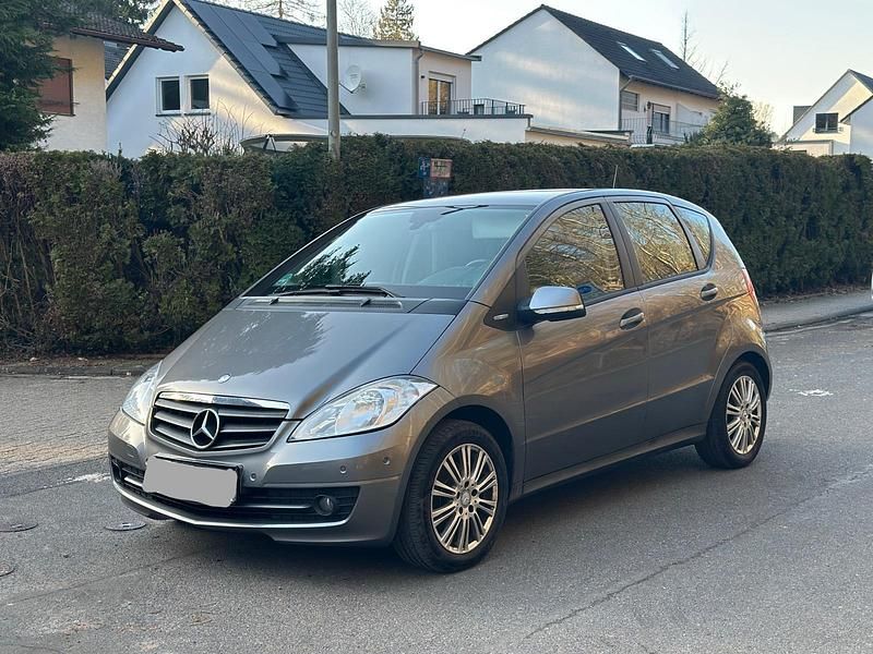 Gebraucht Mercedes A180 116 PS (85 kW) 2009 Silber Kleinwagen