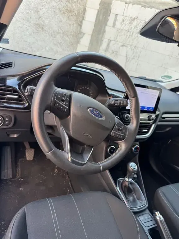 Gebraucht Ford Fiesta Cool & Connect 95 PS (69 kW) 2020 Weiß Kleinwagen