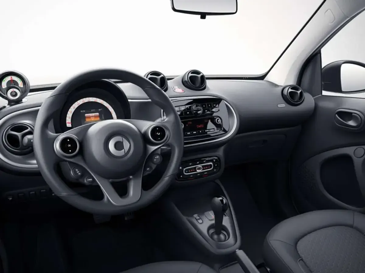 Gebraucht Smart ForTwo Coupé 60 kW (82 PS) 2022 Kristallweiss Kleinwagen