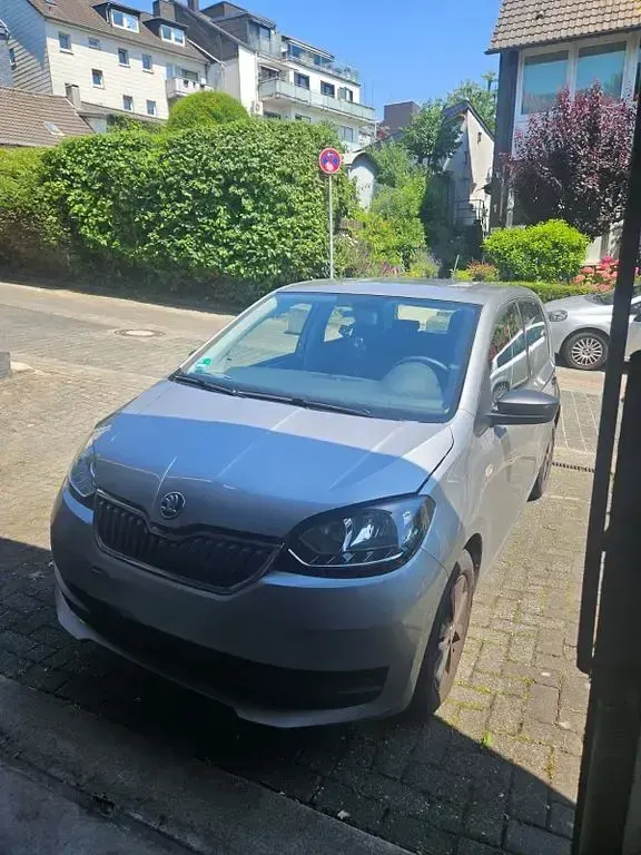 Gebraucht Skoda Citigo Active 60 PS (44 kW) 2017 Silber Kleinwagen