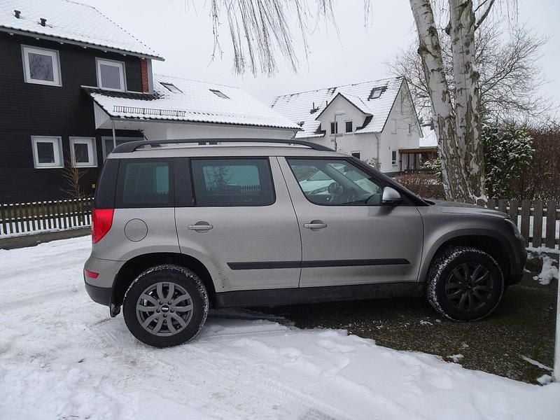 Gebraucht Skoda Yeti 115 PS (84 kW) 2017 Andere farben SUV