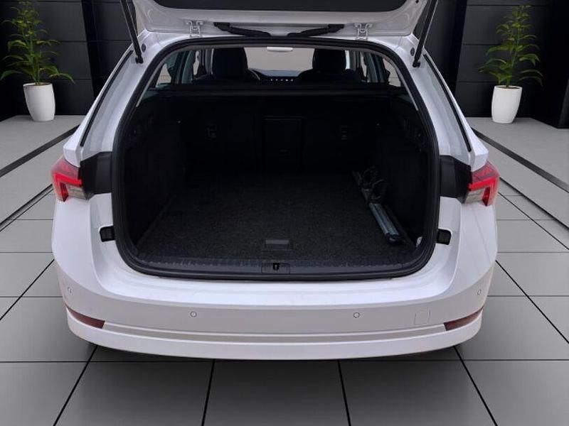 Gebraucht Skoda Octavia Style 116 PS (85 kW) 2023 Weiss Kombi