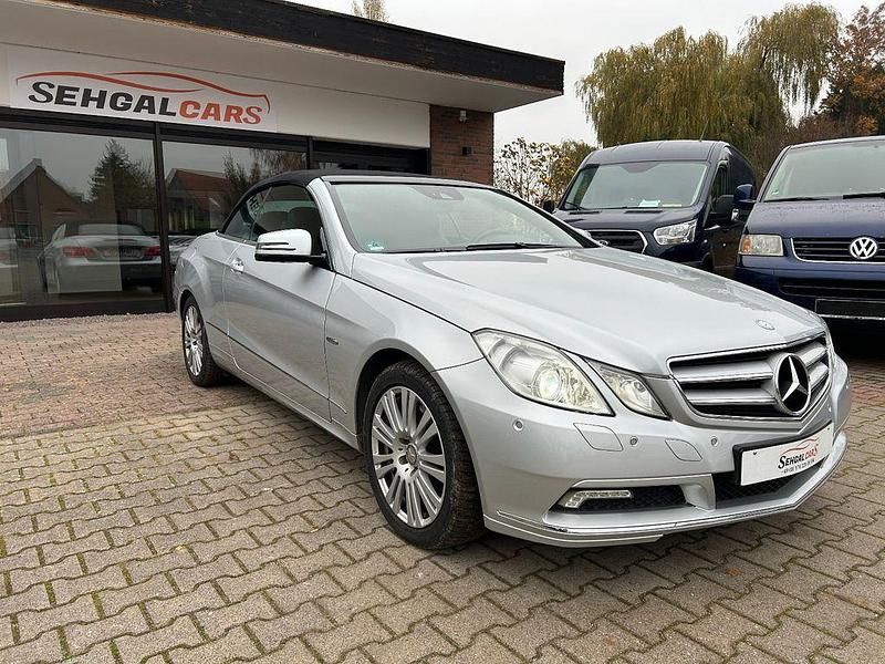 Silber Gebraucht 2010 Mercedes E250 Cabrio | 15.450 € (Fairer Preis) - Bild 1/4