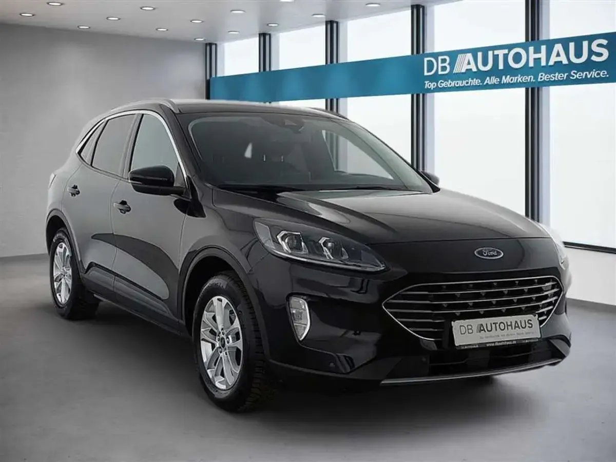 Używany Ford Kuga Titanium 150 KM (110 kW) 2022 Czarny SUV