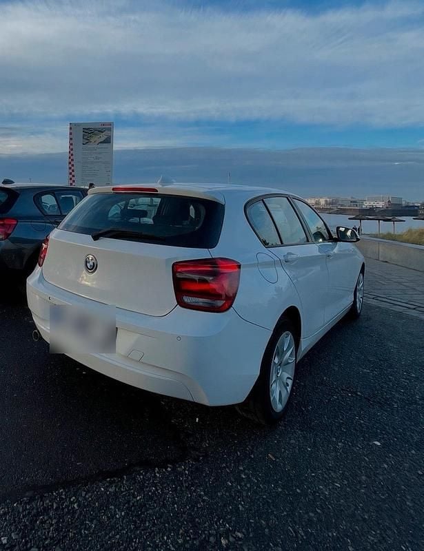 Gebraucht BMW 116 120 PS (88 kW) 2012 Weiß Kleinwagen