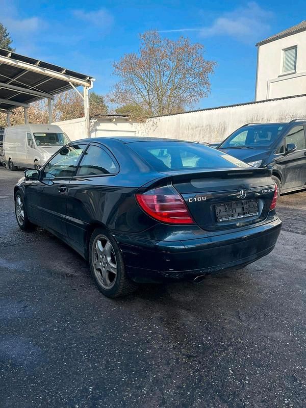 Gebraucht Mercedes C180 143 PS (105 kW) 2003 Schwarz Coupé
