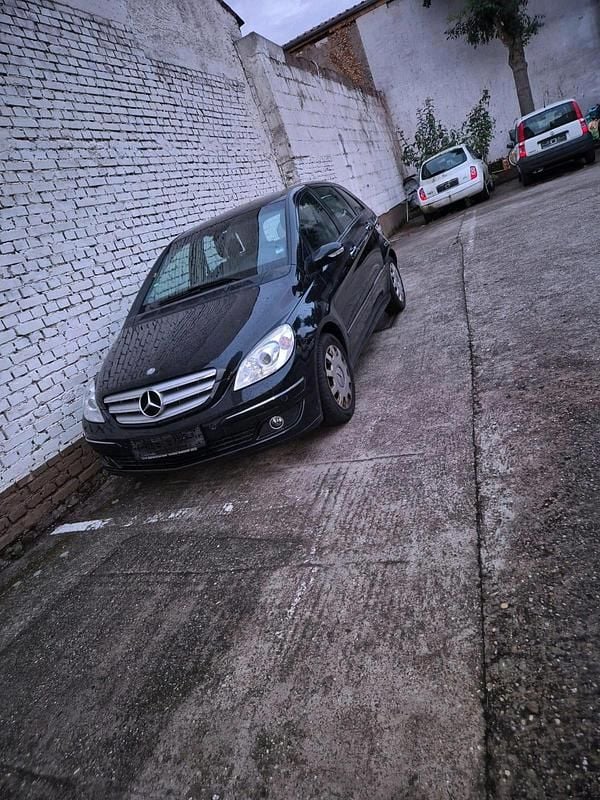 Schwarz Gebraucht 2007 Mercedes B200 Van / Kleinbus | 2.500 € (Guter Preis) - Bild 1/4