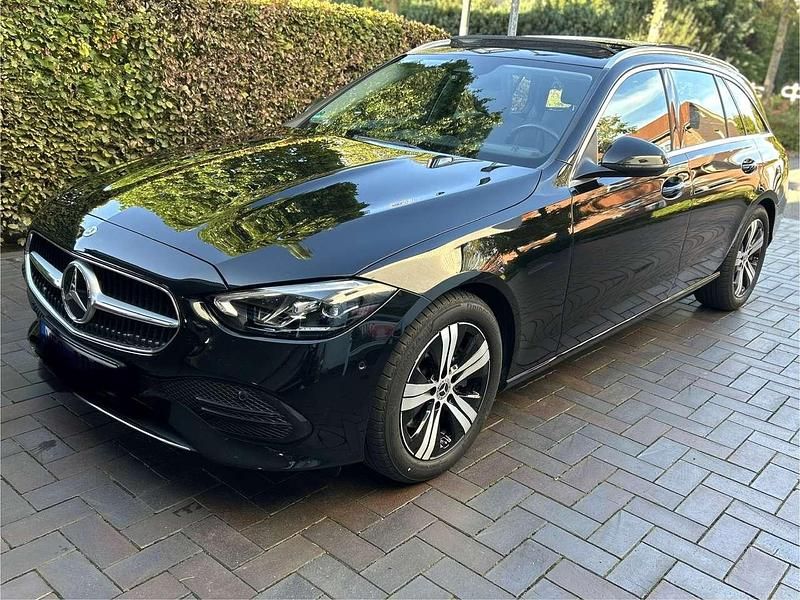 Schwarz Gebraucht 2022 Mercedes C220 Avantgarde Kombi | 32.300 € (Fairer Preis) - Bild 1/4
