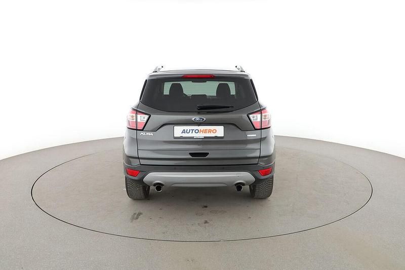 Gebraucht Ford Kuga Titanium 150 PS (110 kW) 2018 Grau SUV