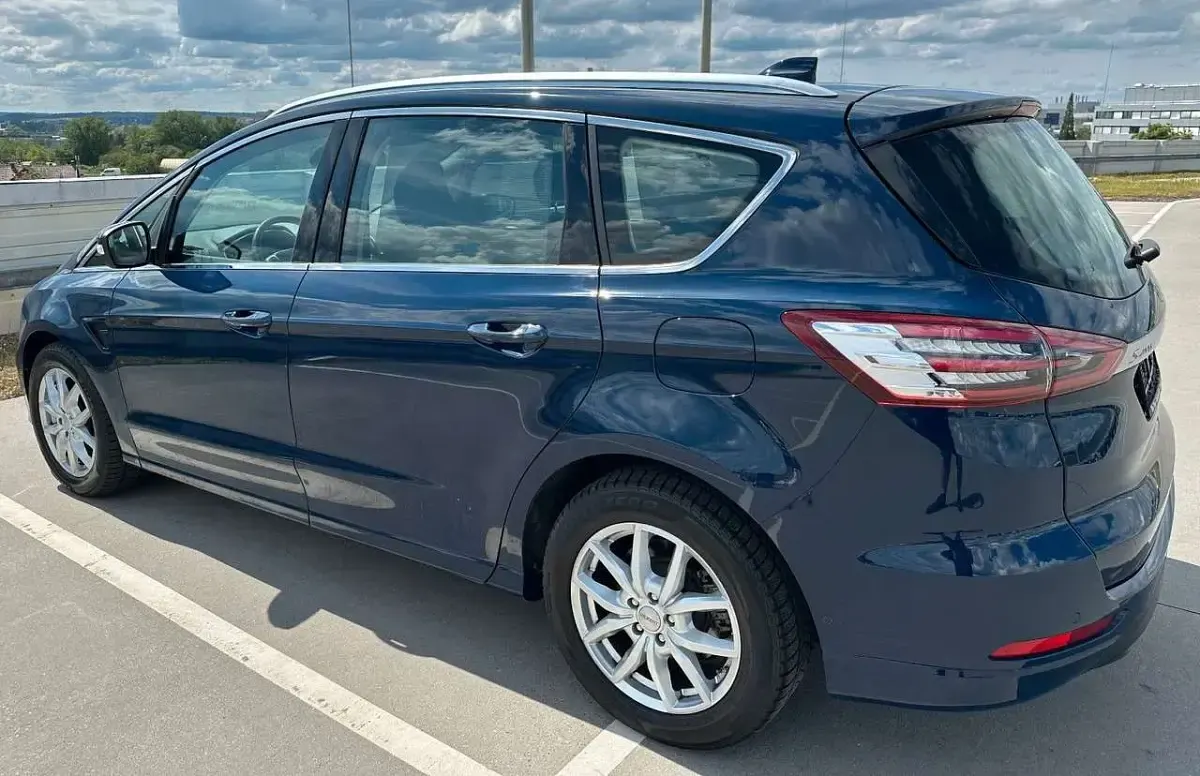 Gebraucht Ford S-MAX Titanium 150 PS (110 kW) 2020 Blau Van / Kleinbus