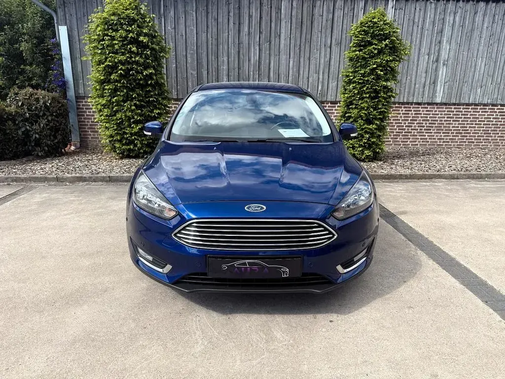 Gebraucht Ford Focus Titanium 125 PS (91 kW) 2017 Blau Limousine