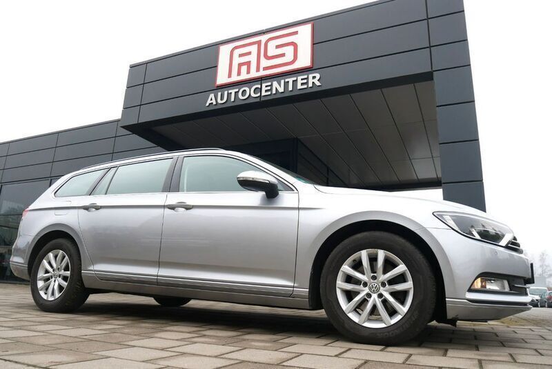 Silber Gebraucht 2019 VW Passat Comfortline Kombi | 12.490 € (Superpreis) - Bild 1/4