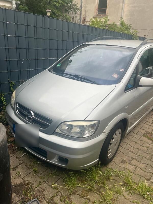 Silber Gebraucht 2005 Opel Zafira Van / Kleinbus | 1.375 € (Superpreis) - Bild 1/4