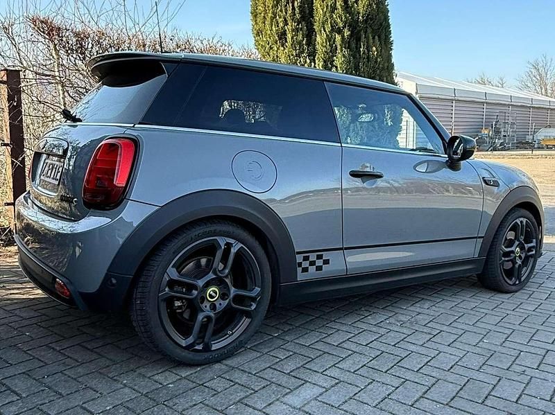 Gebraucht Mini Cooper SE Classic 135 kW (184 PS) 2022 Grau Kleinwagen
